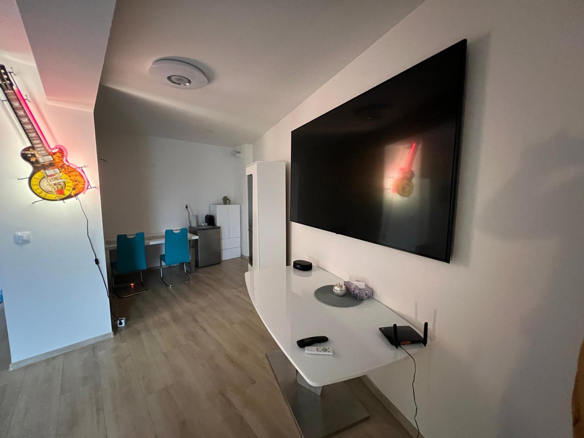 Modern In Center
